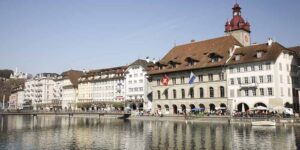 arbeiten-und-wohnen-in-der-schweiz-ein-deutscher-leitfaden-zu-steuern-und-lebensqualitaet